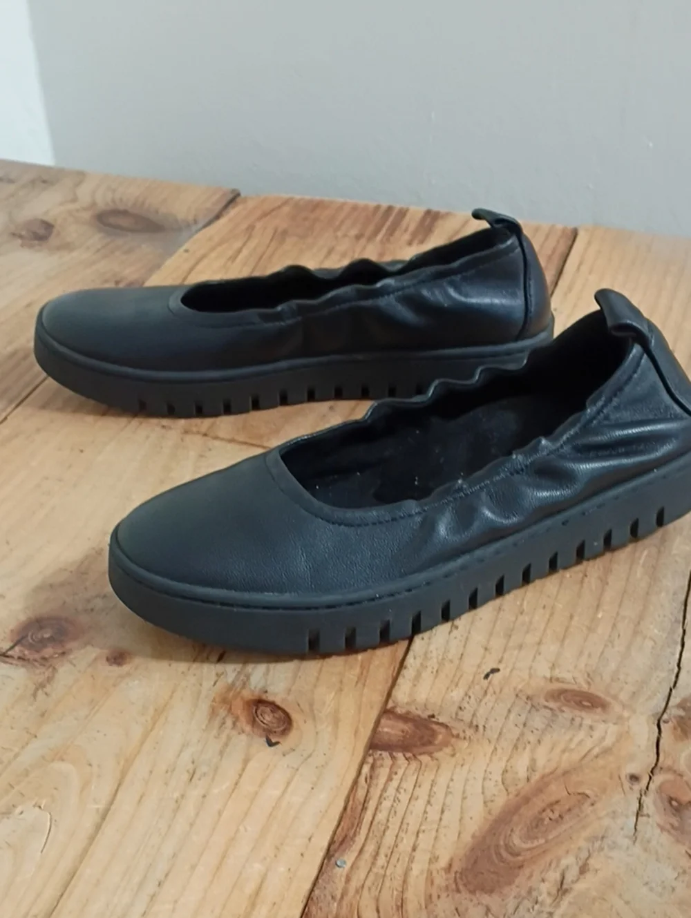 Vionic Black Uptown Ballet Women's Slip-On Shoes Size 6